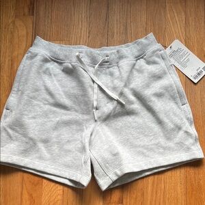 NWT* Lululemon Light Heather Gray Men's Steady State Shorts 5” Medium